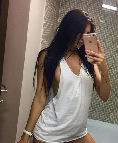 Erdemli Escort Alev ile Erotik Keşiflere Açılan Yolculuk