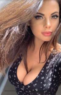 Erdemli'deki Uzun Saçlı, Yeşil Gözlü Bayan Escort Ayşe: Size Aradığınız Deneyimi Sunmaya Hazır