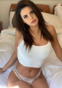 Erdemli'deki Uzun Saçlı, Yeşil Gözlü Bayan Escort Ayşe: Size Aradığınız Deneyimi Sunmaya Hazır
