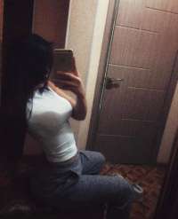 Escort Erdemli'den Dikkat Çeken Güzellik: Esmer ve Alımlı Hande